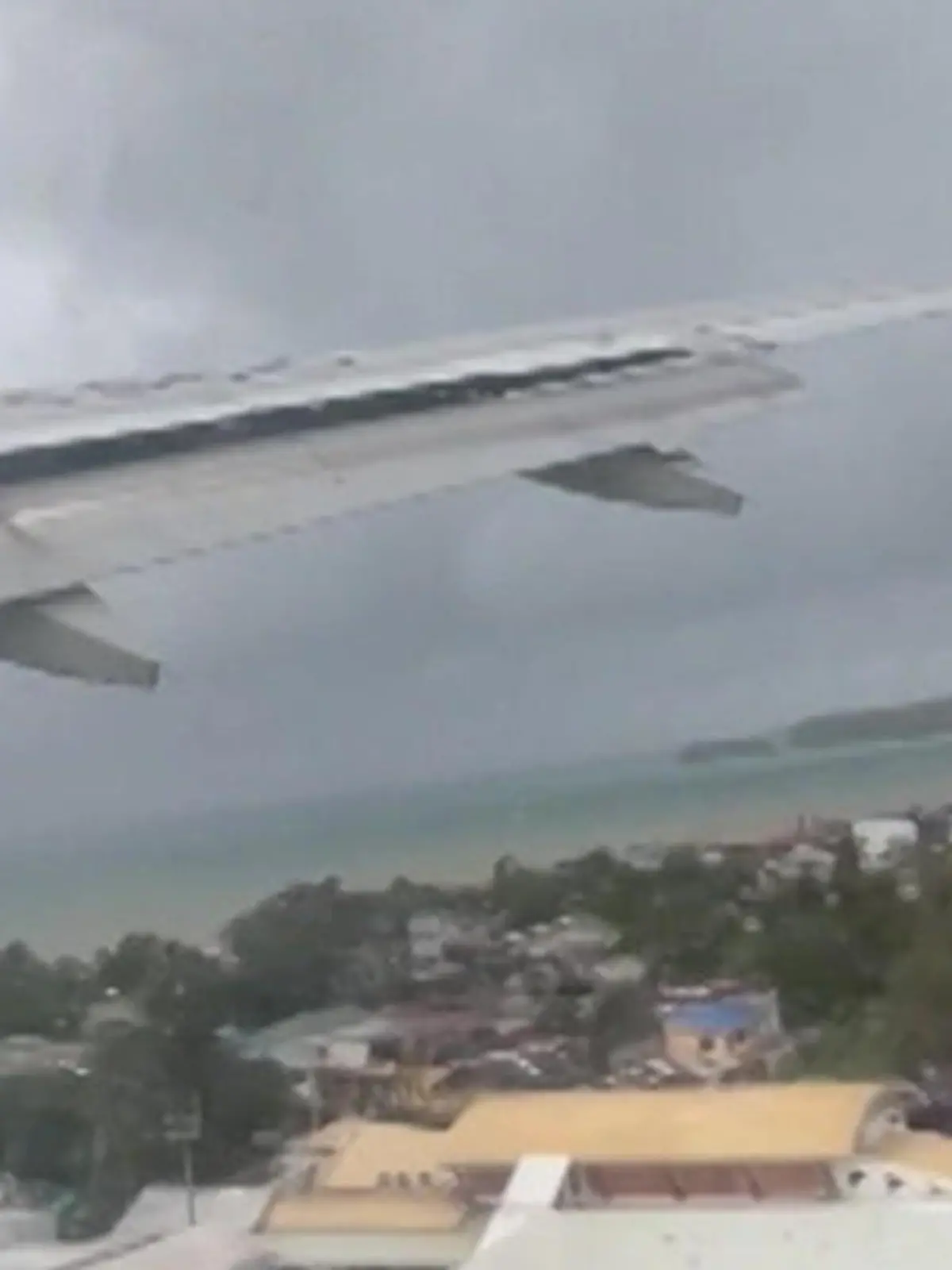 Bild zu: "Horror-Flug im Supertaifun! Passagiere zittern um ihr Leben"