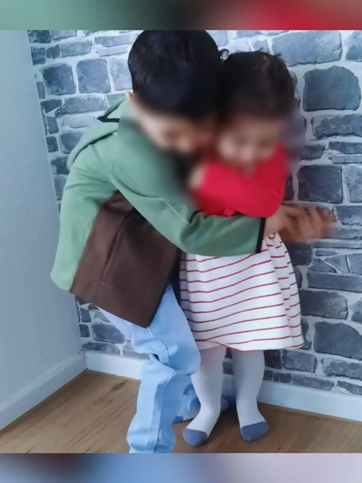 Bild zu: "Lebensmittelvergiftung, nachdem sie Muscheln aßen"