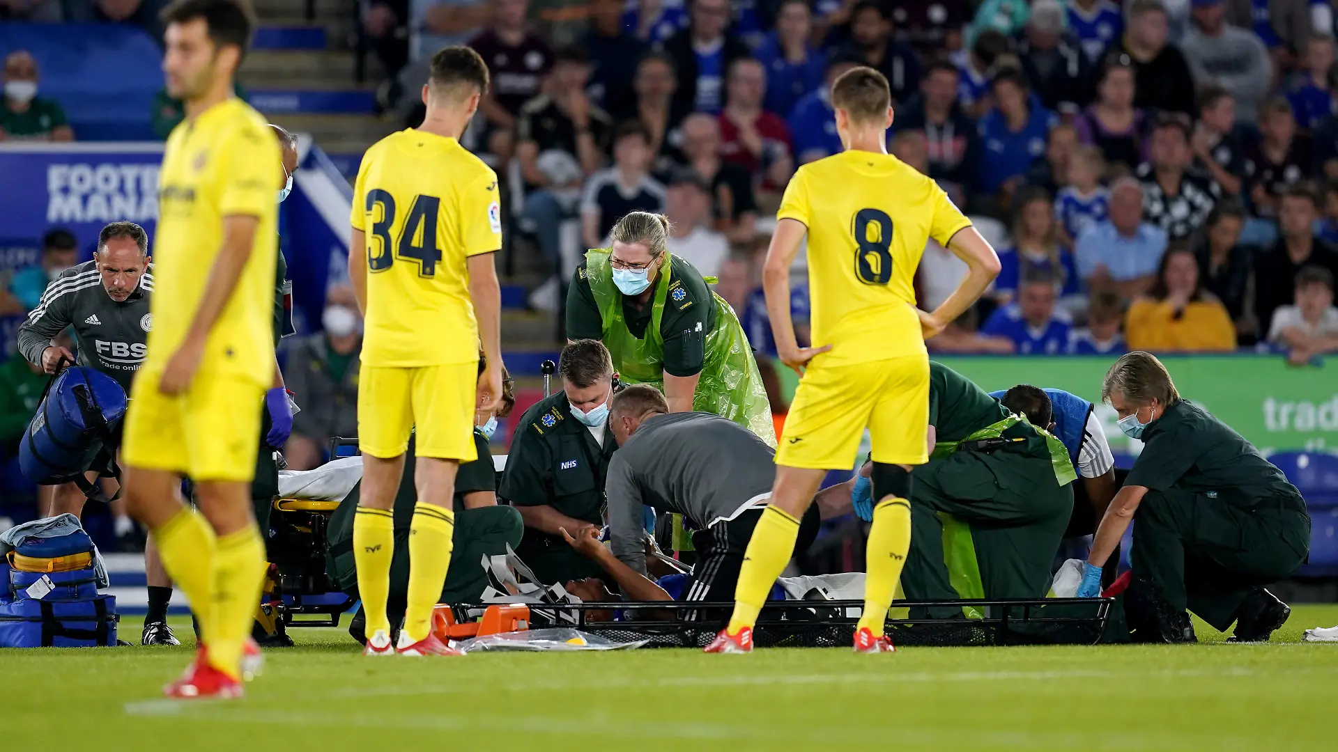 Leicester City v Villareal - Pre-Season Friendly - King Power Stadium Leicester City s Wesley Fofana is placed on a stretcher after going down injured during the Pre-Season Friendly match at The King Power Stadium, Leicester. Picture date: Wednesday August 4, 2021. EDITORIAL USE ONLY No use with unauthorised audio, video, data, fixture lists, club/league logos or live services. Online in-match use limited to 120 images, no video emulation. No use in betting, games or single club/league/player publications. PUBLICATIONxINxGERxSUIxAUTxONLY Copyright: xDavidxDaviesx 61438123