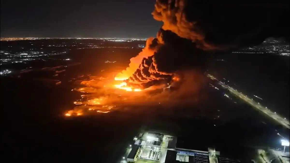 Heftige Detonation! XXL-Feuerball nach Explosion – mehr als 20 Verletzte Riesige Rauchwolke über Buenos Aires