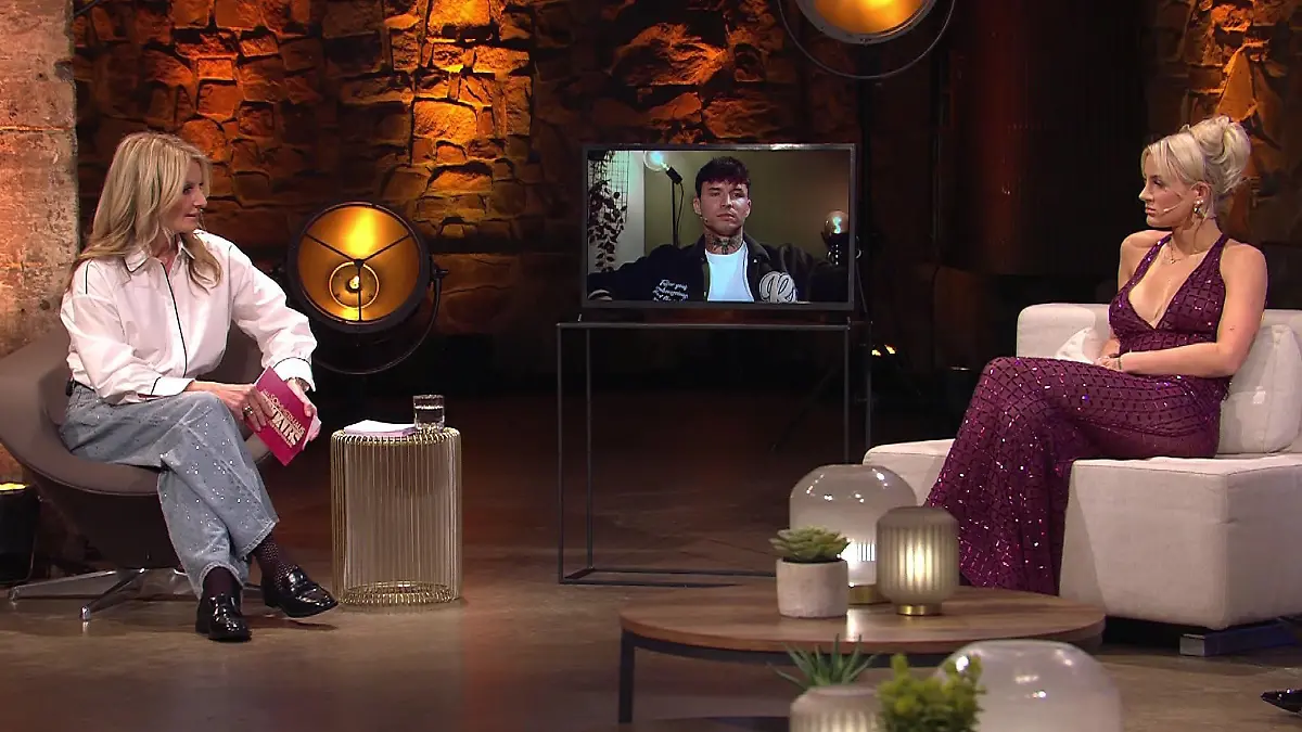 Frauke Ludowig befragt Micha und Edda beim Sommerhaus-Wiedersehen nicht nur bildlich getrennt voneinander zur Trennung.