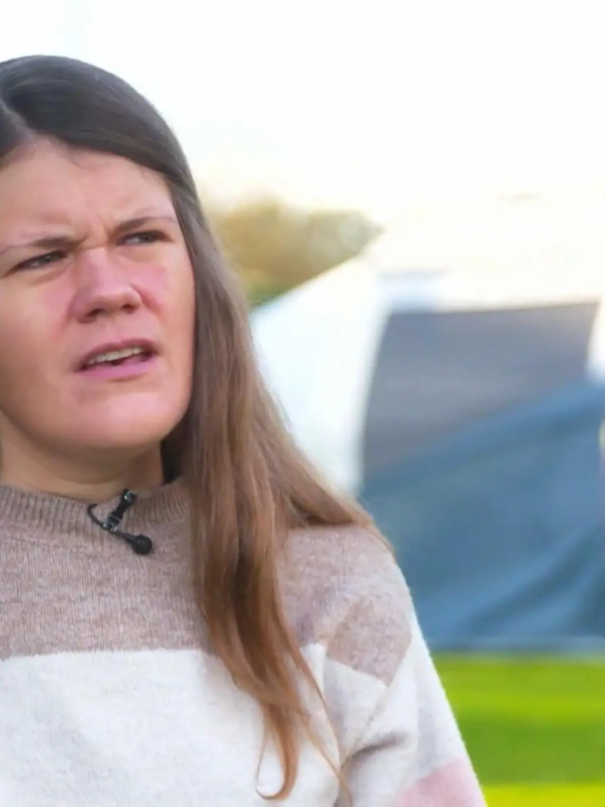 Bild zu: "Sarah (34) lebt im Zelt – weil ihr Haus sie krank macht!"