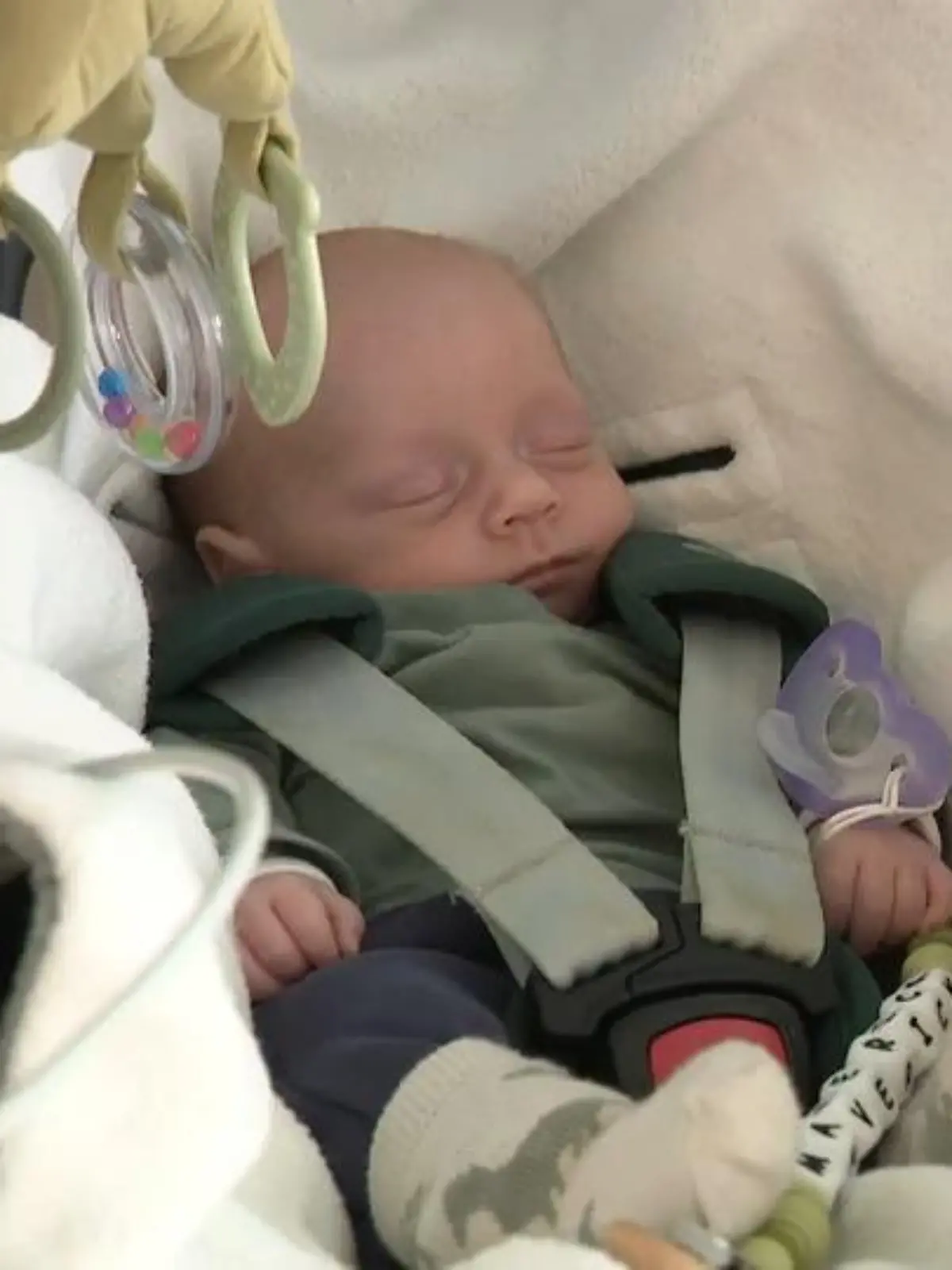 Bild zu: "Sie wogen weniger als 1.000 Gramm! Maverick und Maikel kommen viel zu früh auf die Welt"