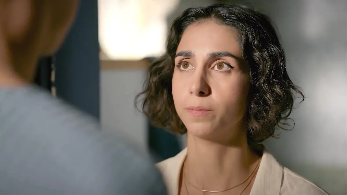 AWZ-Vorschau-heute-auf-RTL-Leyla-offenbart-sich-Elias-als-seine-Chat-Partnerin