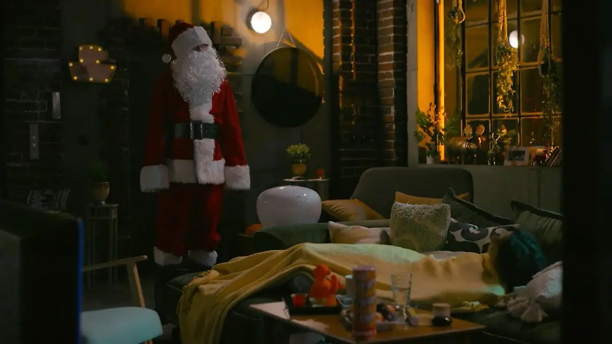 Leyla hat eine besondere Begegnung mit dem Weihnachtsmann AWZ-Folge vom 28.11.25 auf RTL+