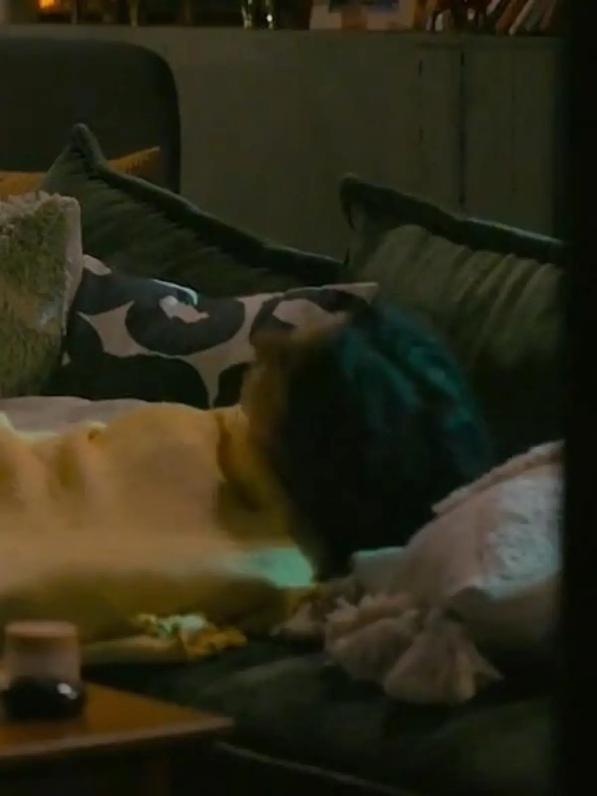 AWZ: Leyla hat eine besondere Begegnung mit dem Weihnachtsmann