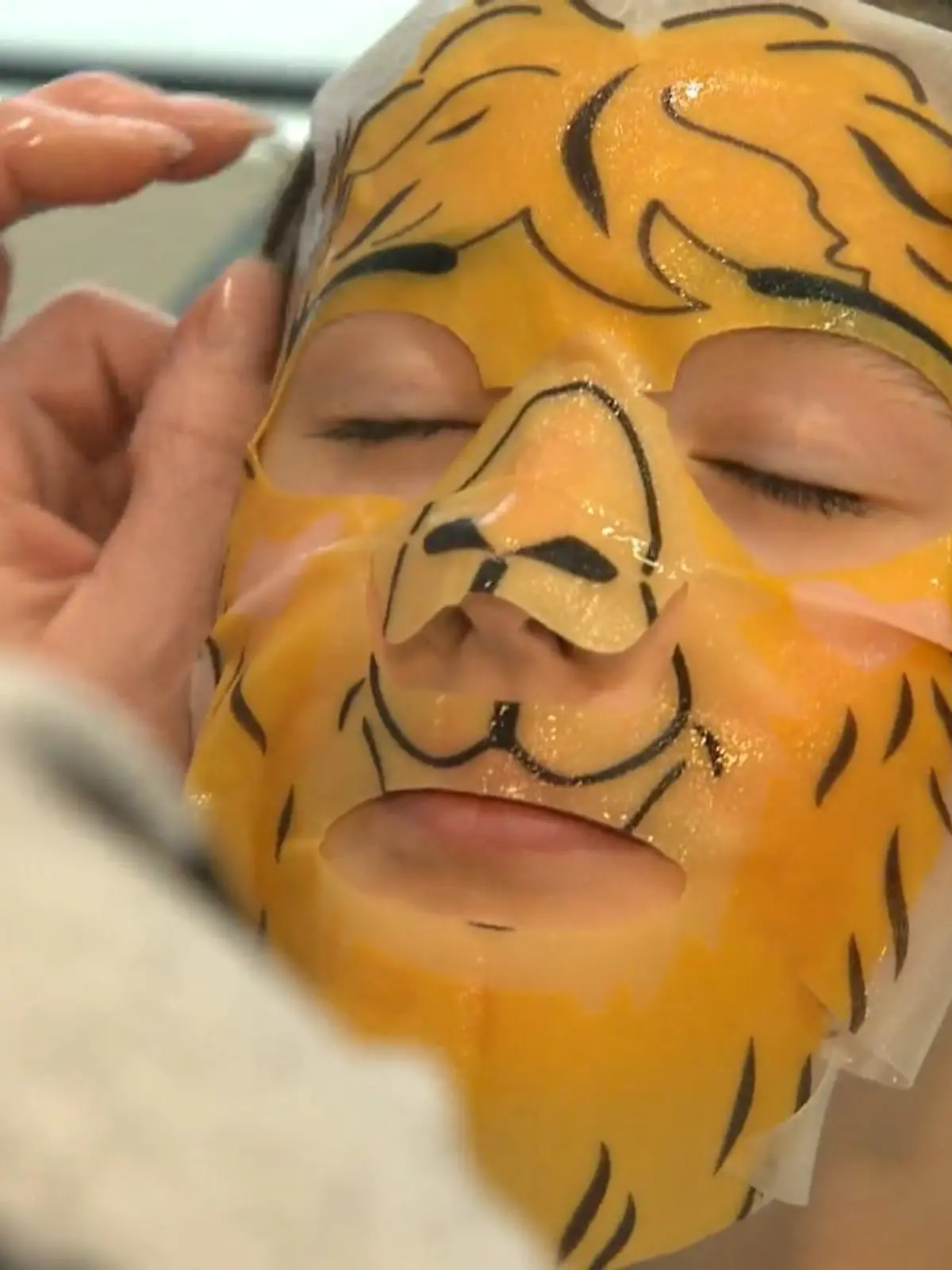 Bild zu: "So gefährlich sind Gesichtsmasken für Kinder"