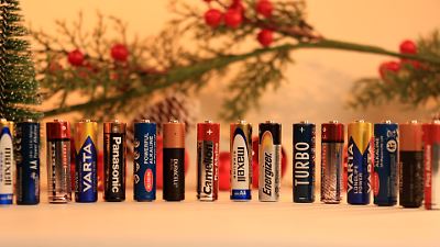 AA-Batterien im Test 2025: Lohnt es sich, teure Markenprodukte zu kaufen? Überraschendes Ergebnis!