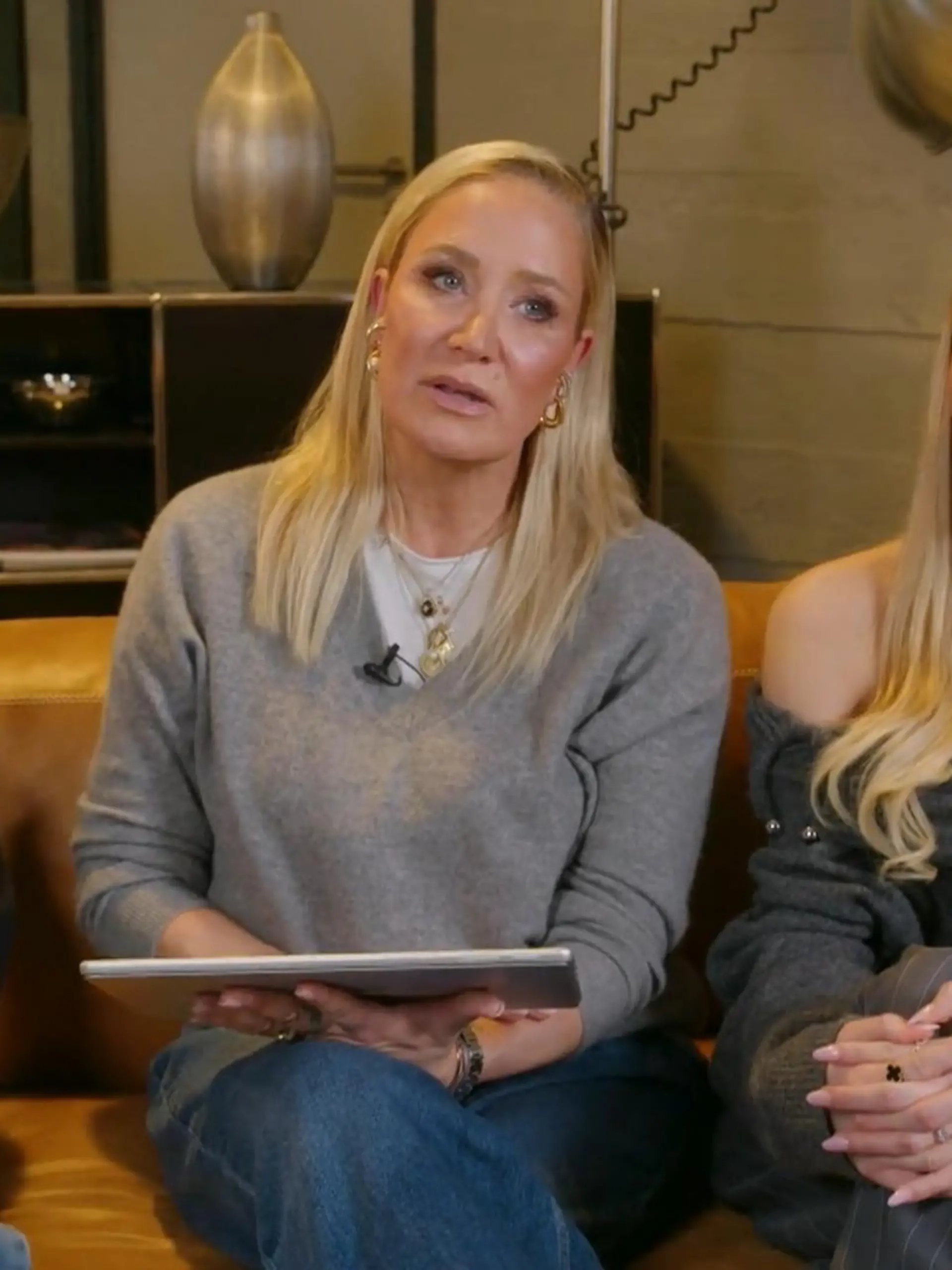 Bild zu: "Offen wie nie! Janine Kunze und ihre Töchter über Panikattacken, Schönheitsdruck und Dealer auf dem Schulhof"