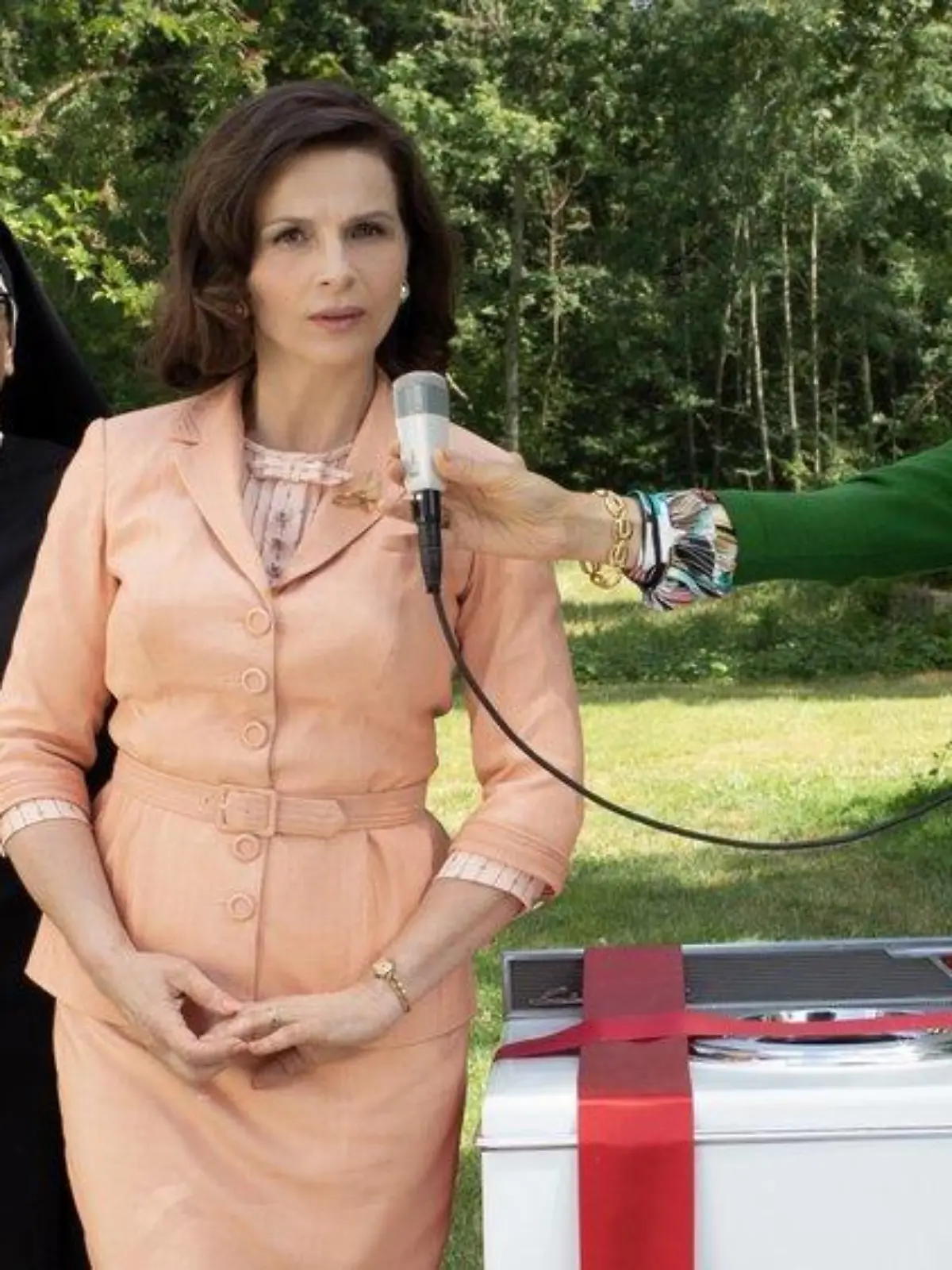 "Die perfekte Ehefrau": Emanzipationskomödie mit Juliette Binoche