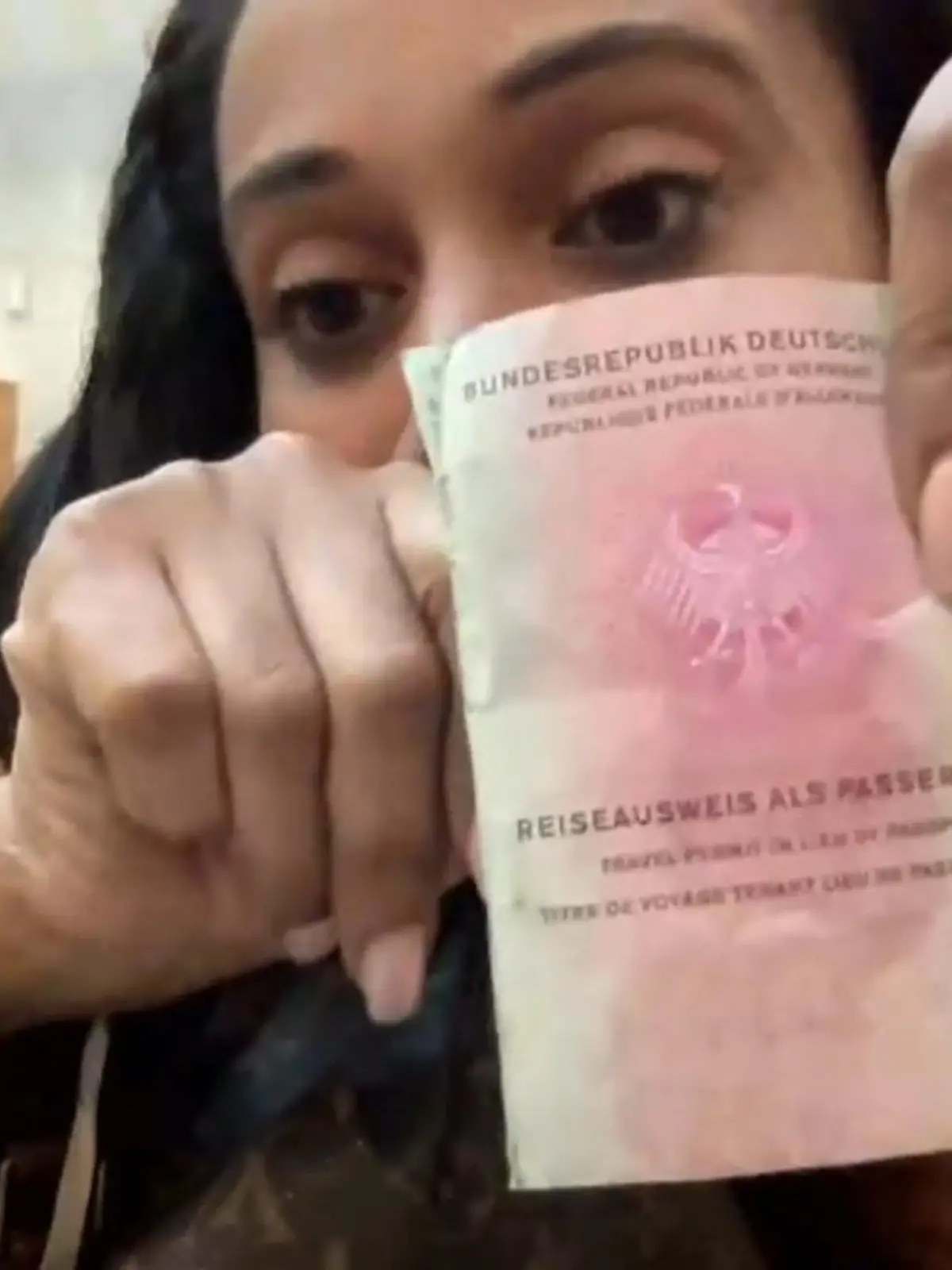 Bild zu: "Ersin soll Sarah Joelle Jahnels Dokumente verbrannt haben"