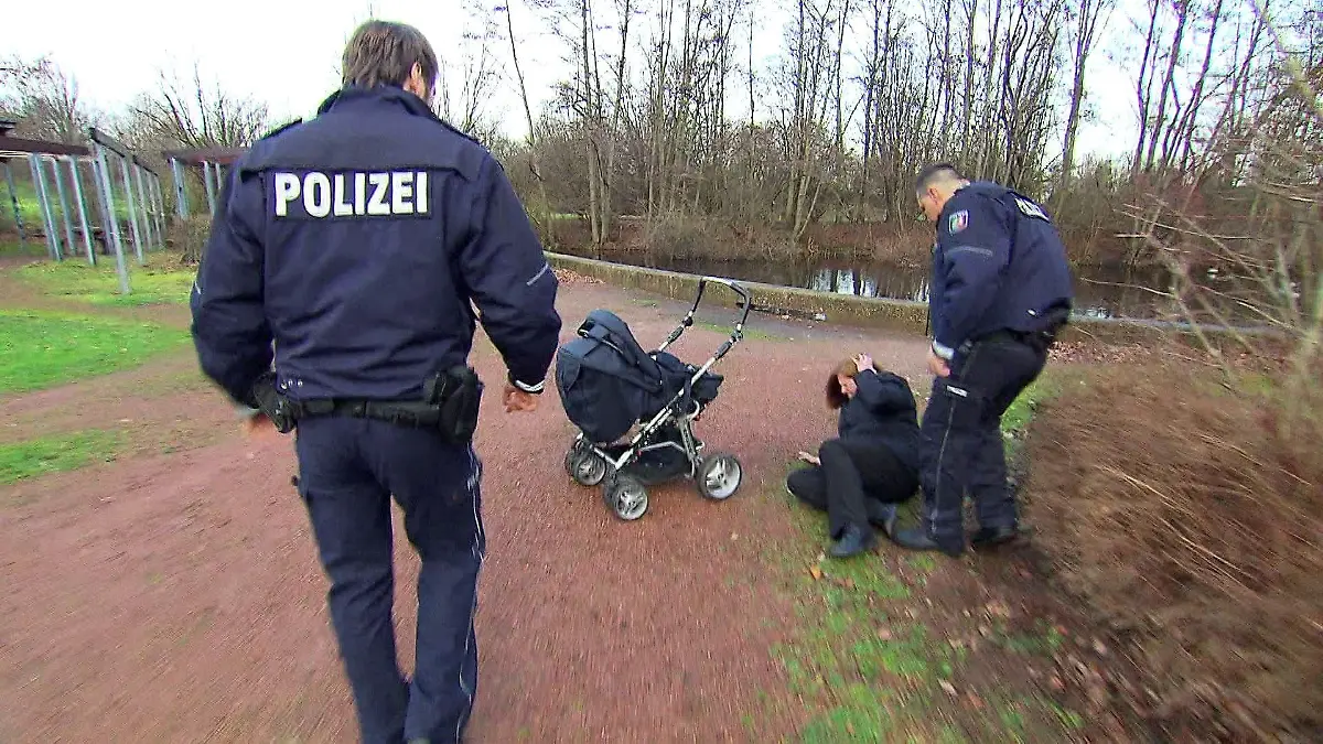 Mutter wird Baby und Tasche geklaut