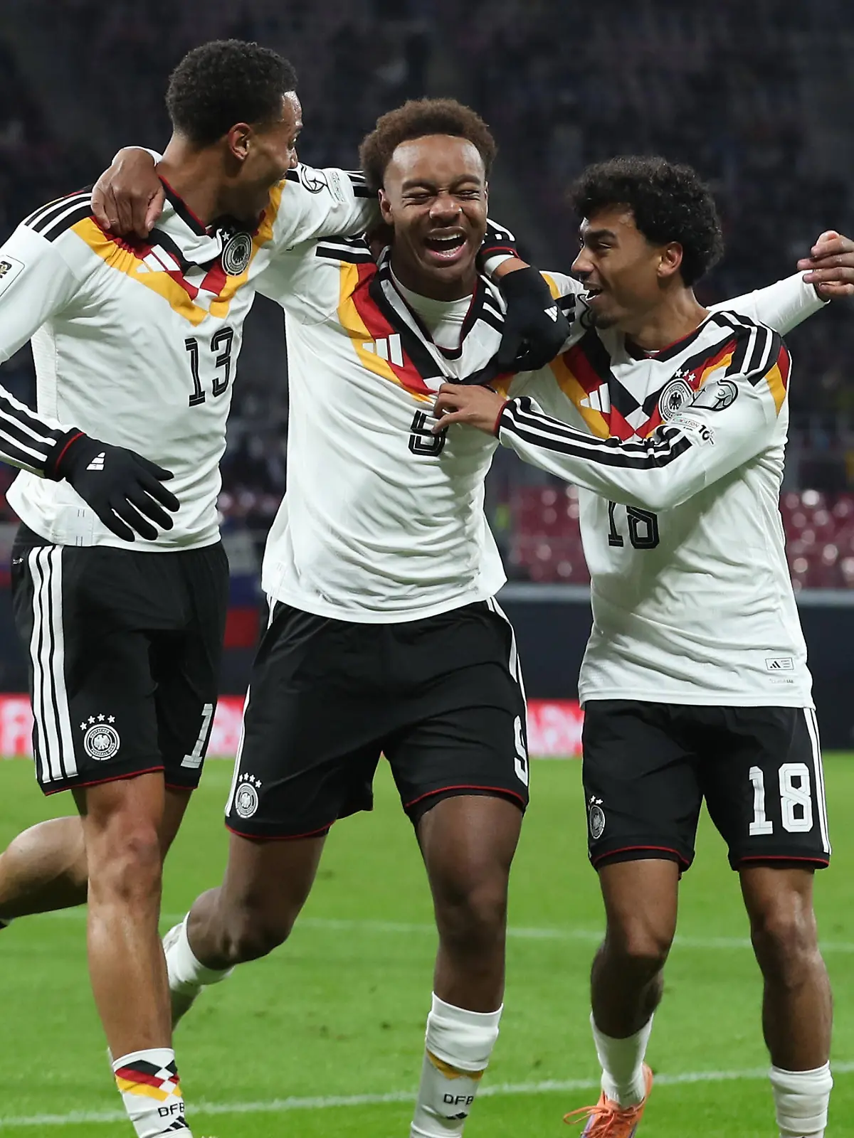 Bild zu: "Sané und Co. schießen die Slowakei ab"