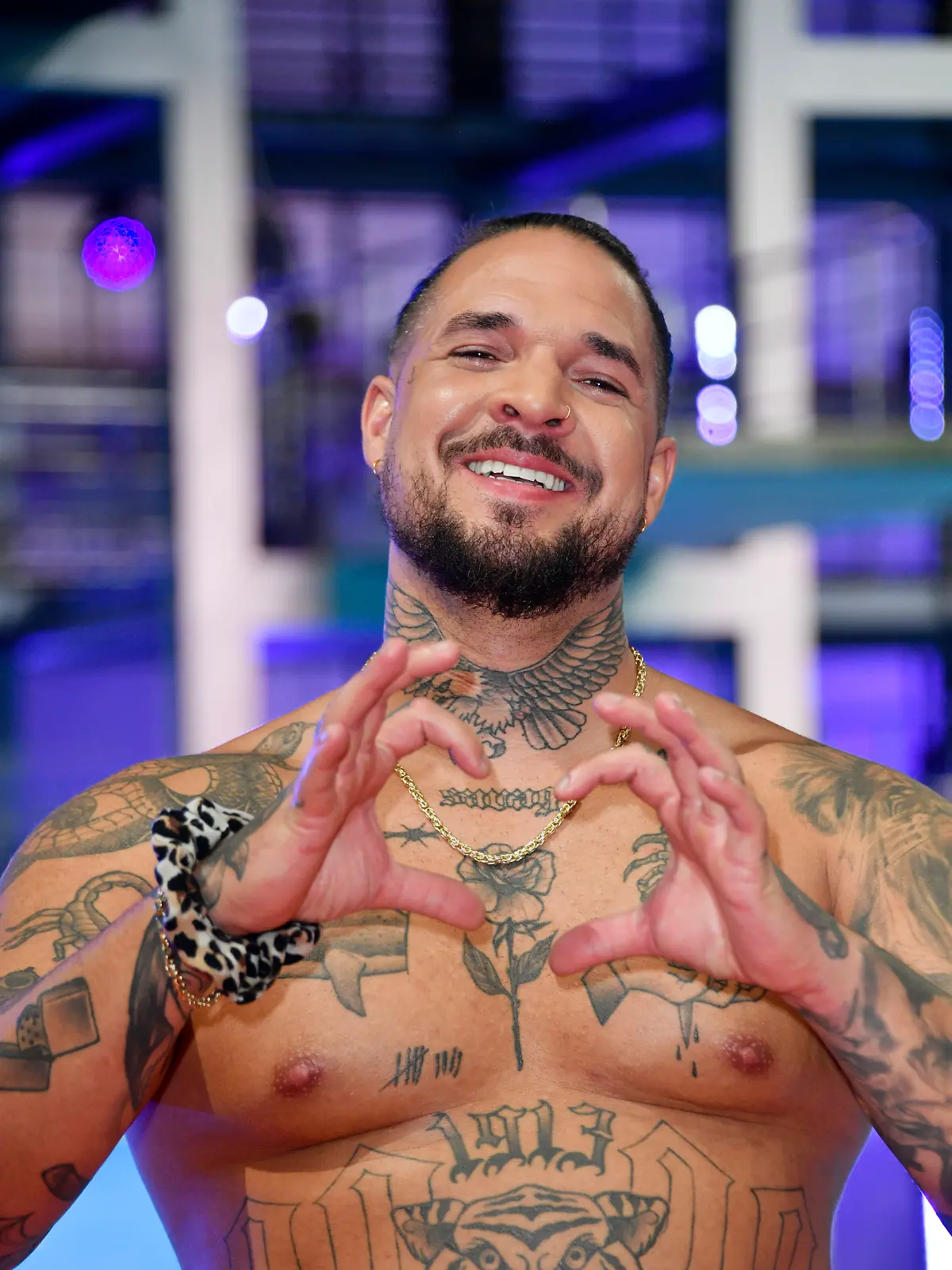 Bild zu: "Sein Vater war ein bekannter Fußball-Profi! Zico Banach sendet besondere Botschaft in den Himmel "