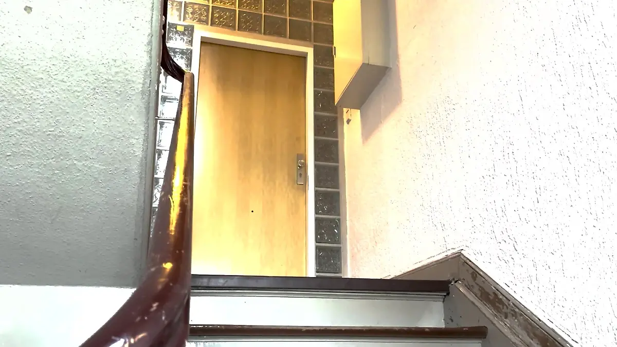 Die Zwölfjährige soll die Beamten zuvor angegriffen haben - mit zwei großen Küchenmessern.