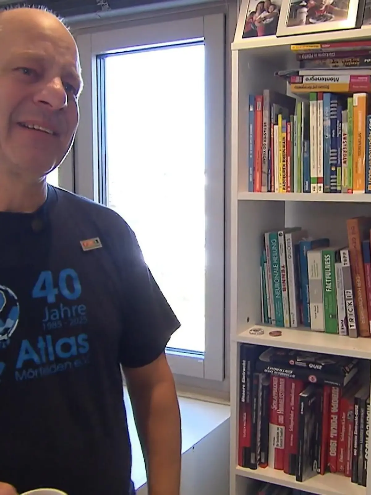 Bild zu: "Andi kann die Tränen nicht zurückhalten"