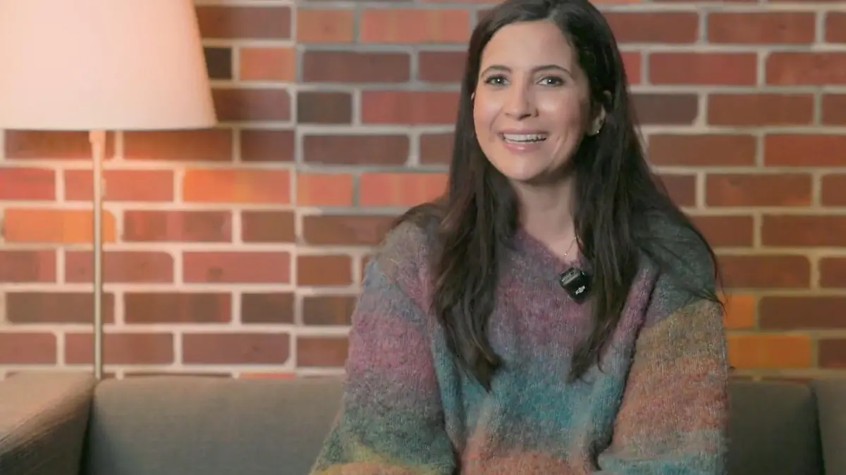 Chryssanthi Kavazi kommt verändert aus der Babypause Willkommen zurück bei GZSZ!