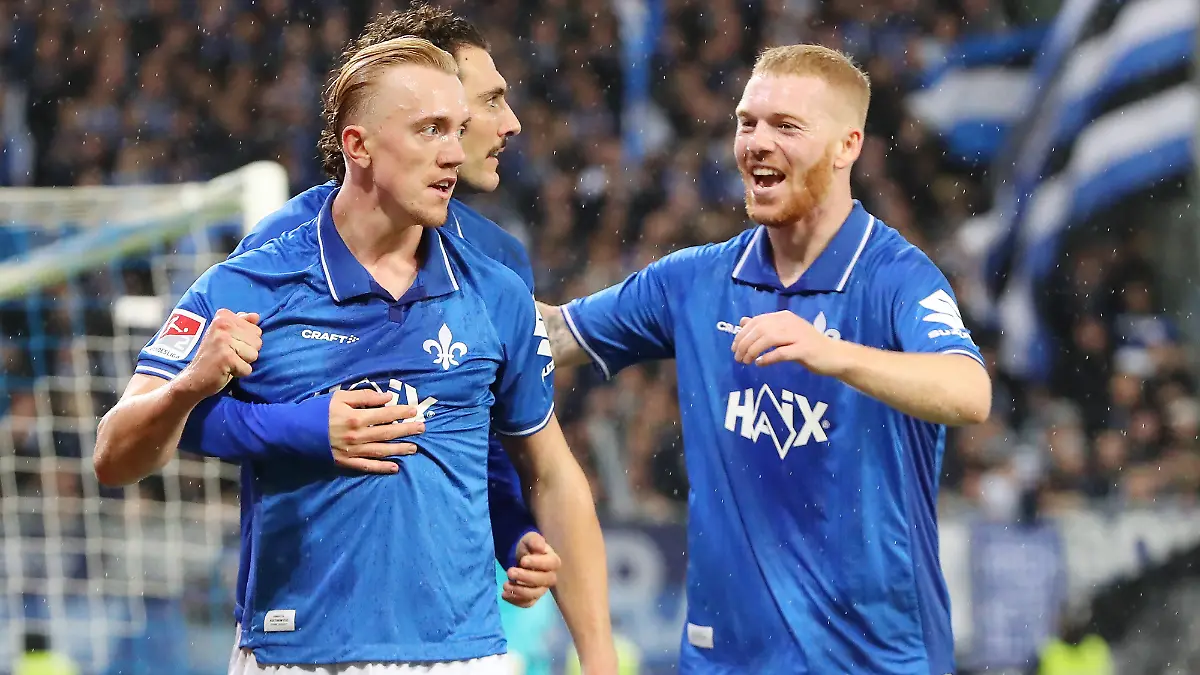 Jubeln die Lilien wieder? Das Topspiel der 2. Bundesliga SV Darmstadt 98 gegen SpVgg Greuther Fürth seht ihr bei NITRO im Free-TV oder auf RTL+ online im Livestream