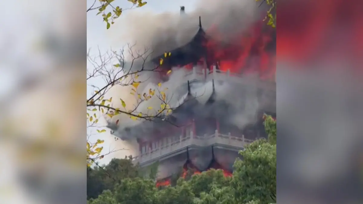 Tempel-Inferno nach Kerzenpanne! Hat ein Tourist dieses Heiligtum niedergebrannt? 1.500 Jahre Geschichte verglüht!