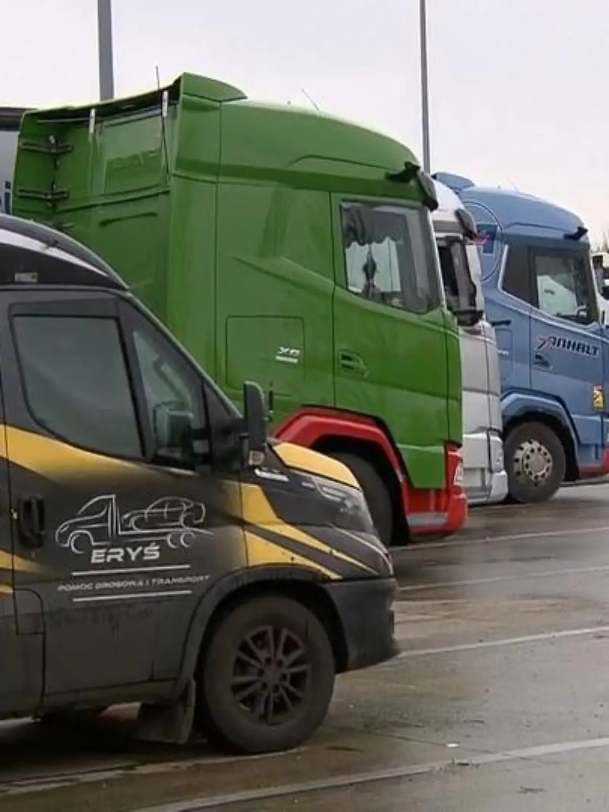 Bild zu: "Laster finden keine Parkplätze"