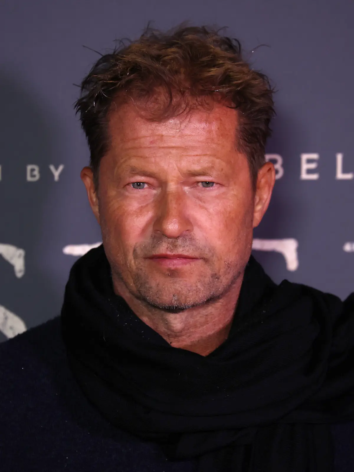 Bild zu: "Til Schweiger friert sich durch Londoner Premiere von „Desperate Journey”"