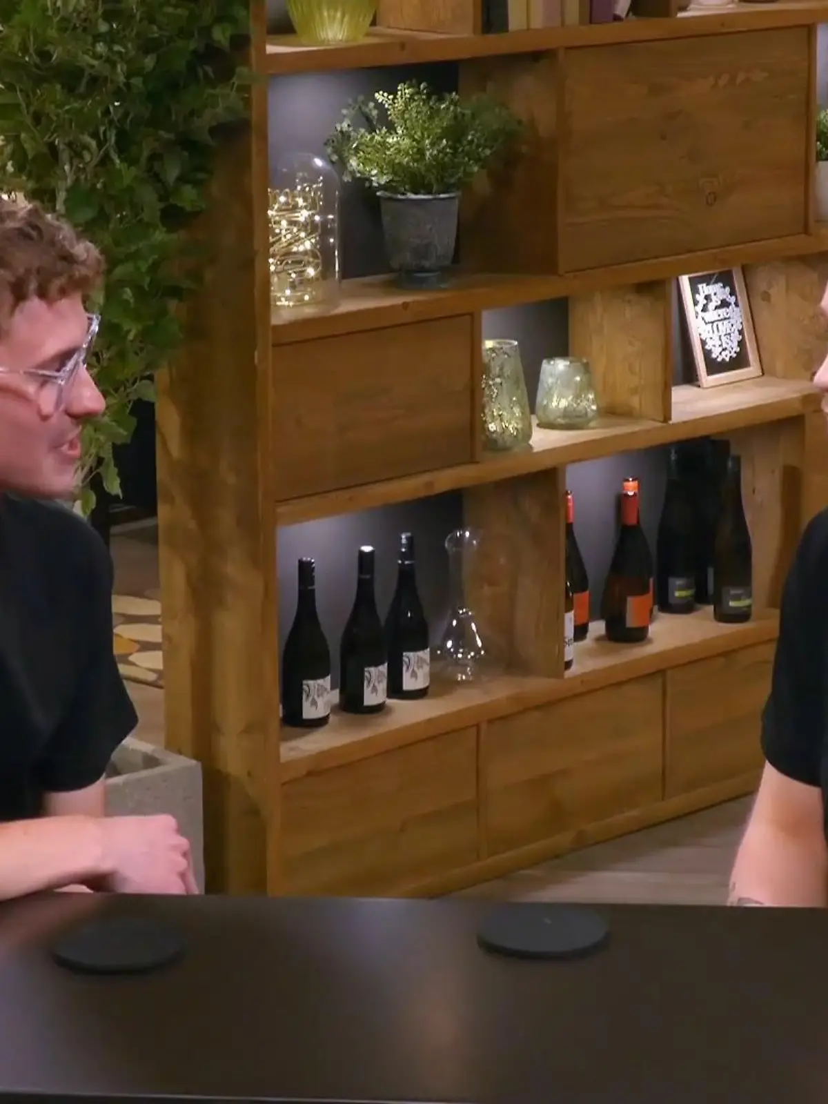 Bild zu: "Leon und Fabian starten vielversprechend ins Date"