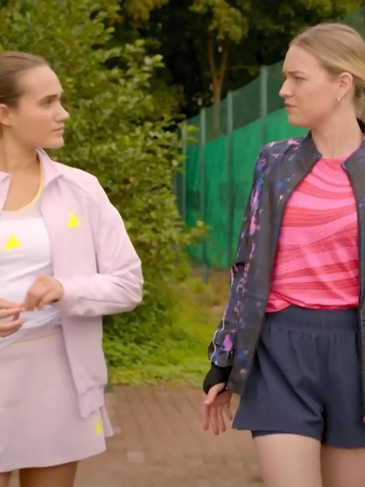 AWZ: Joana und Nele sollen ein Match gegeneinander spielen