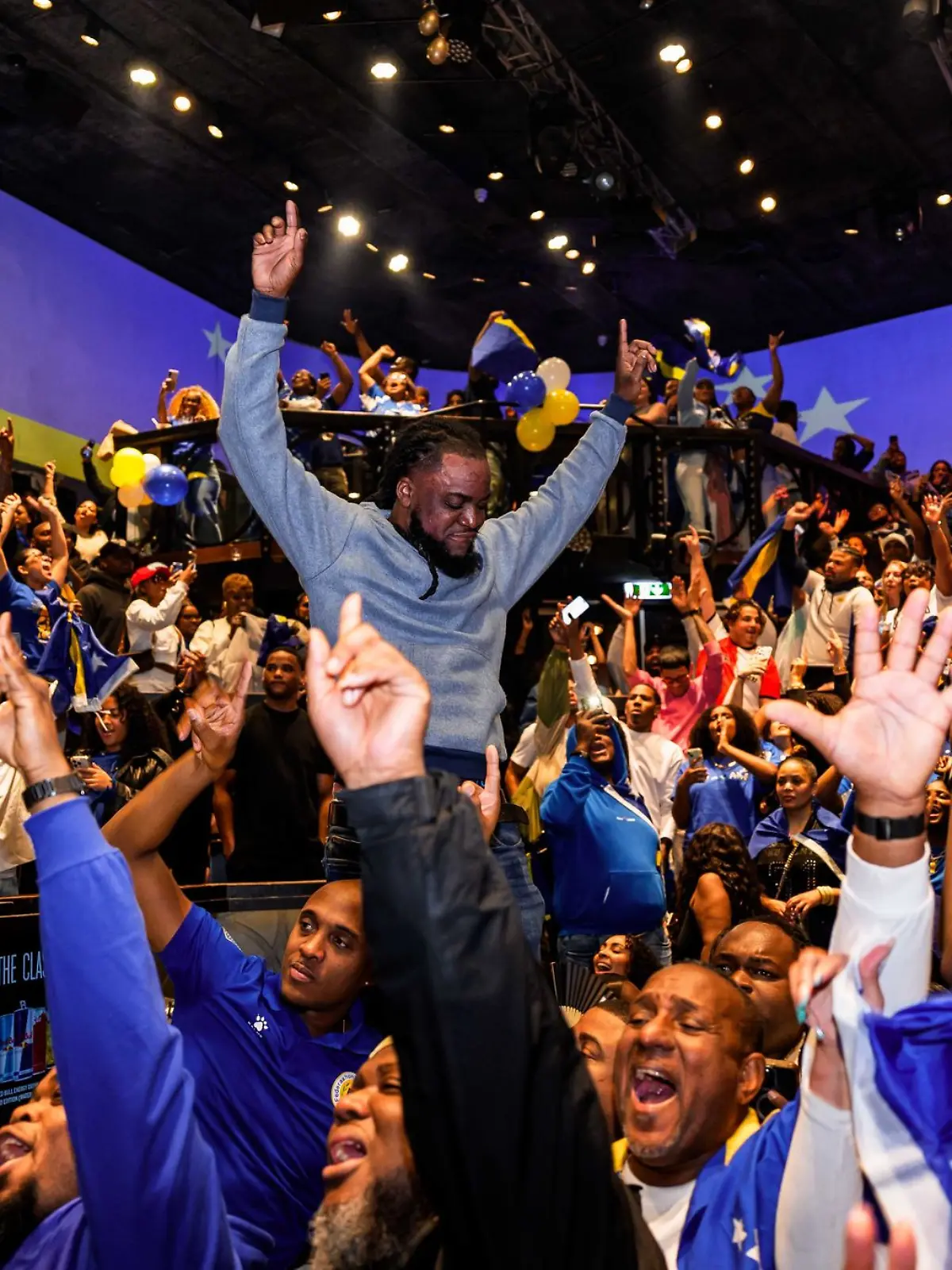 Bild zu: "Kleines Curaçao zur WM - «Bald im Panini-Album»"