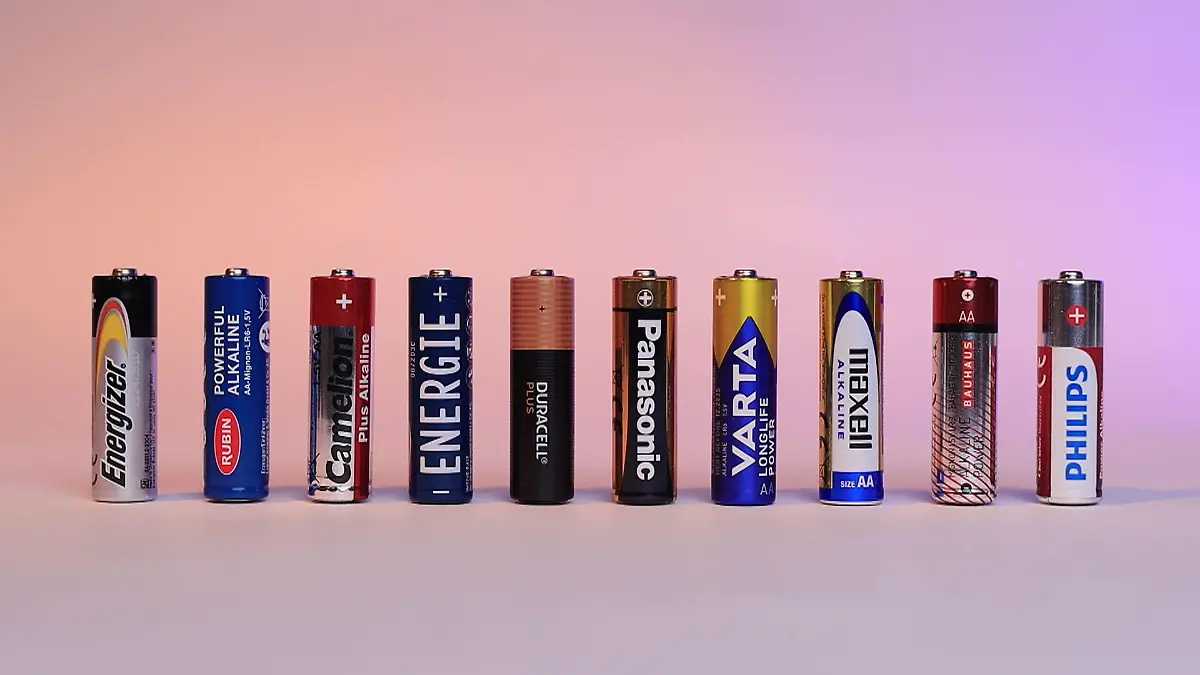 Zehn Batterien im Test - welcher geht zuerst der Saft aus? Für eine helle Weihnachtszeit