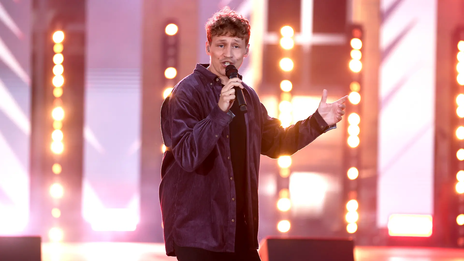 Auftritt von Sänger Tim Bendzko bei der Sommerparty 'Sommer bei uns' in Leipzig.
