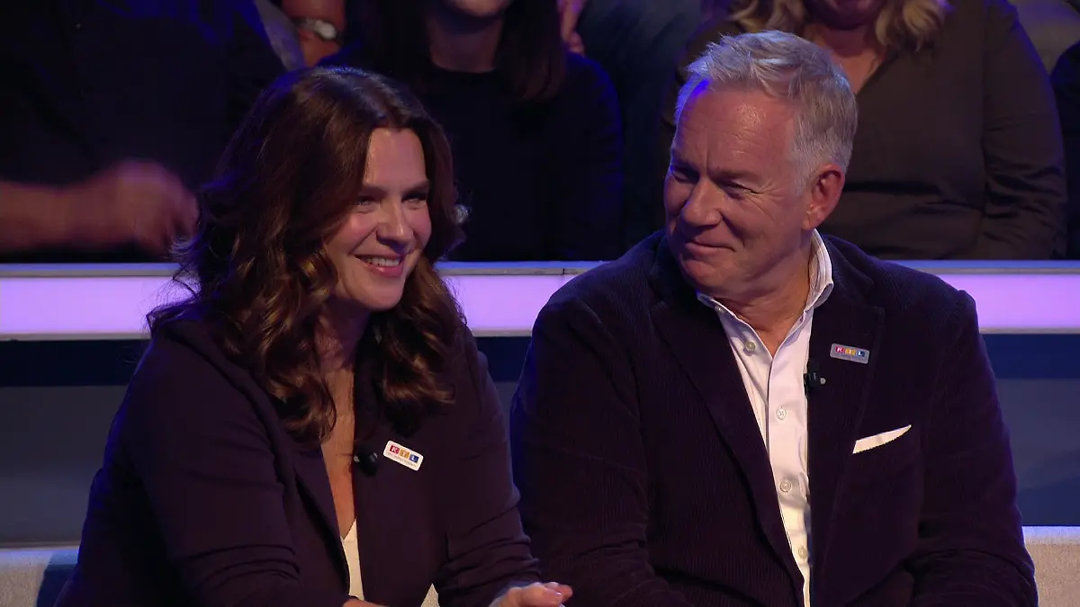 Auch Johannes B. Kerner schmunzelt über Katarina Witts Spruch beim WWM-Promi-Special