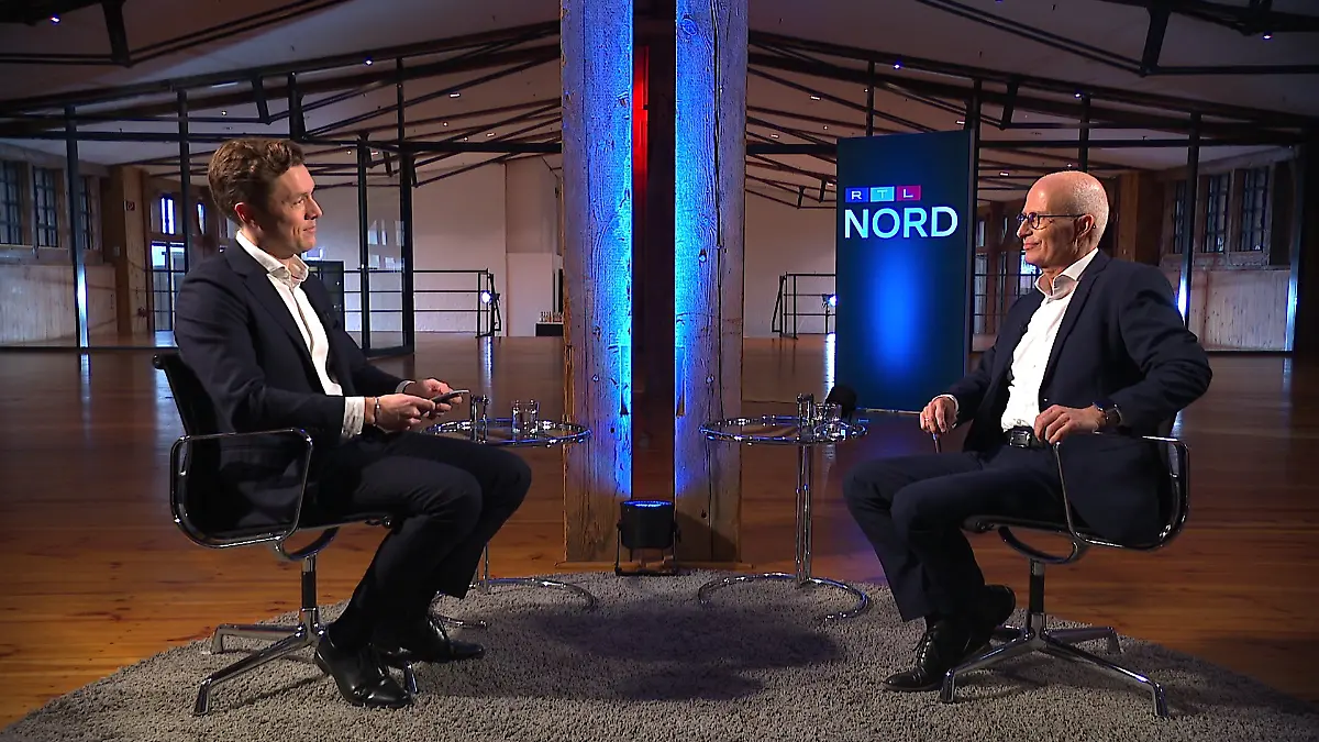 Jedes Jahr stellt sich Hamburgs Erster Bürgermeister knapp eine halbe Stunde lang den Fragen der RTL Nord-Redaktion.