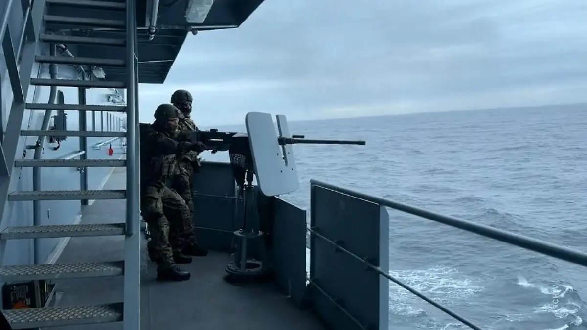 Teile der Besatzung erkrankt! Größtes deutsches Kriegsschiff hängt im Paradies fest Bundeswehr entsendet Spezialistenteam