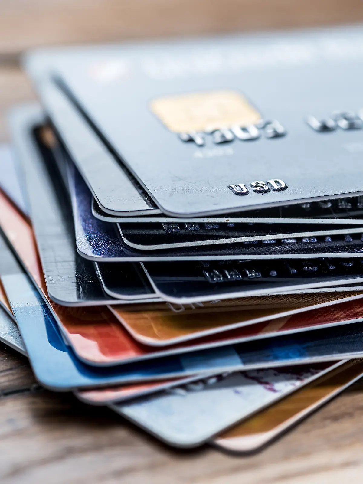 Bild zu: "Kreditkarte im Hausmüll entsorgt? Strafe von 2.500 Euro möglich!"