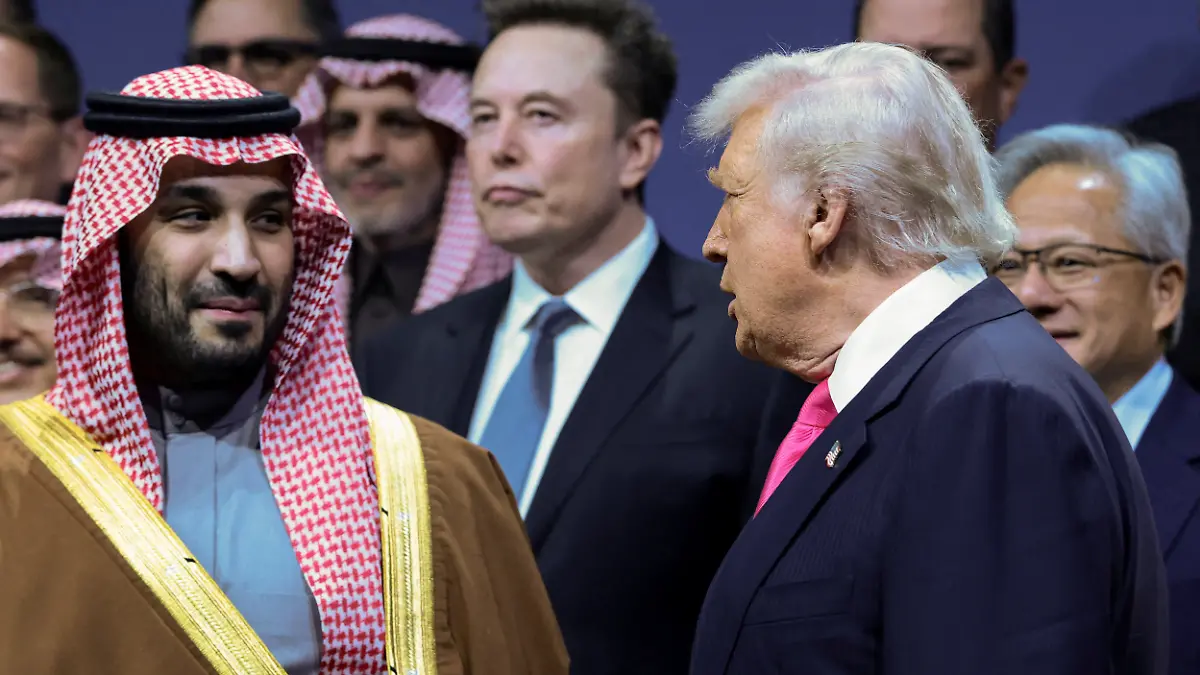 Donald Trump bei einem Pressetermin mit dem saudischen Kronprinz Mohammed bin Salman (l.) am 19. November 