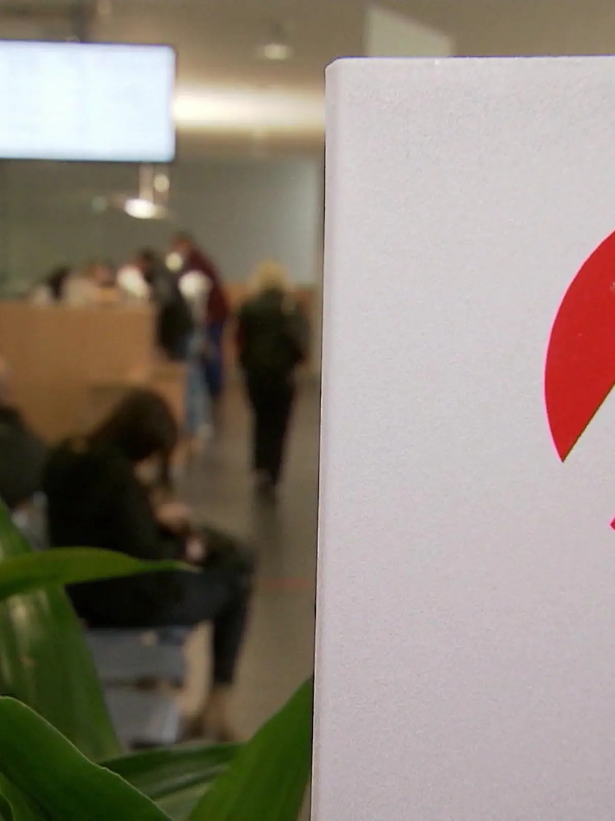 Bild zu: "Wer bei der Arbeitssuche nicht mitmacht, bekommt Besuch"