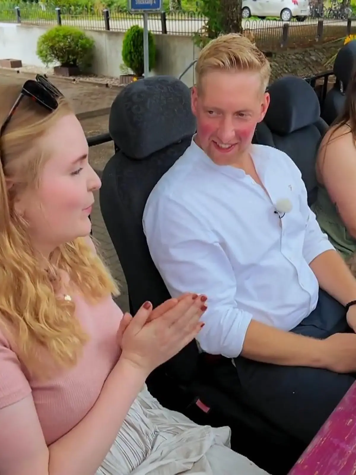 Bild zu: "Daniel kann die Aufregung kaum verbergen"