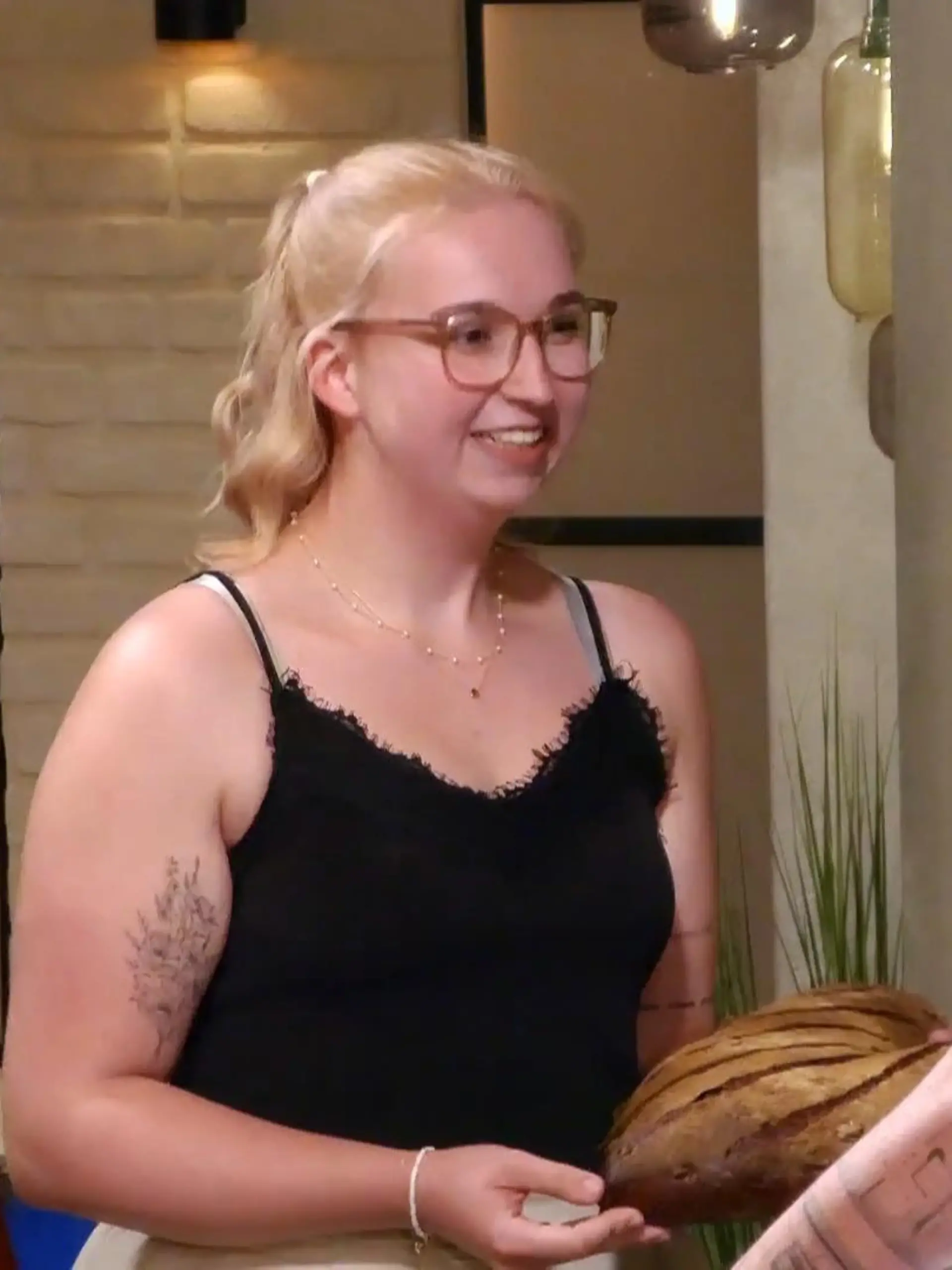 Bild zu: "Feli schenkt ihrem Date gleich ihr Herz"