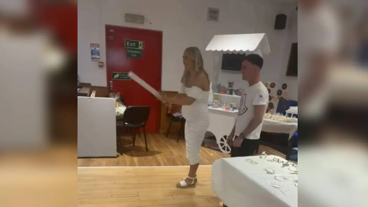 Über Monate macht Kira C. allen in ihrem Umfeld etwas vor.