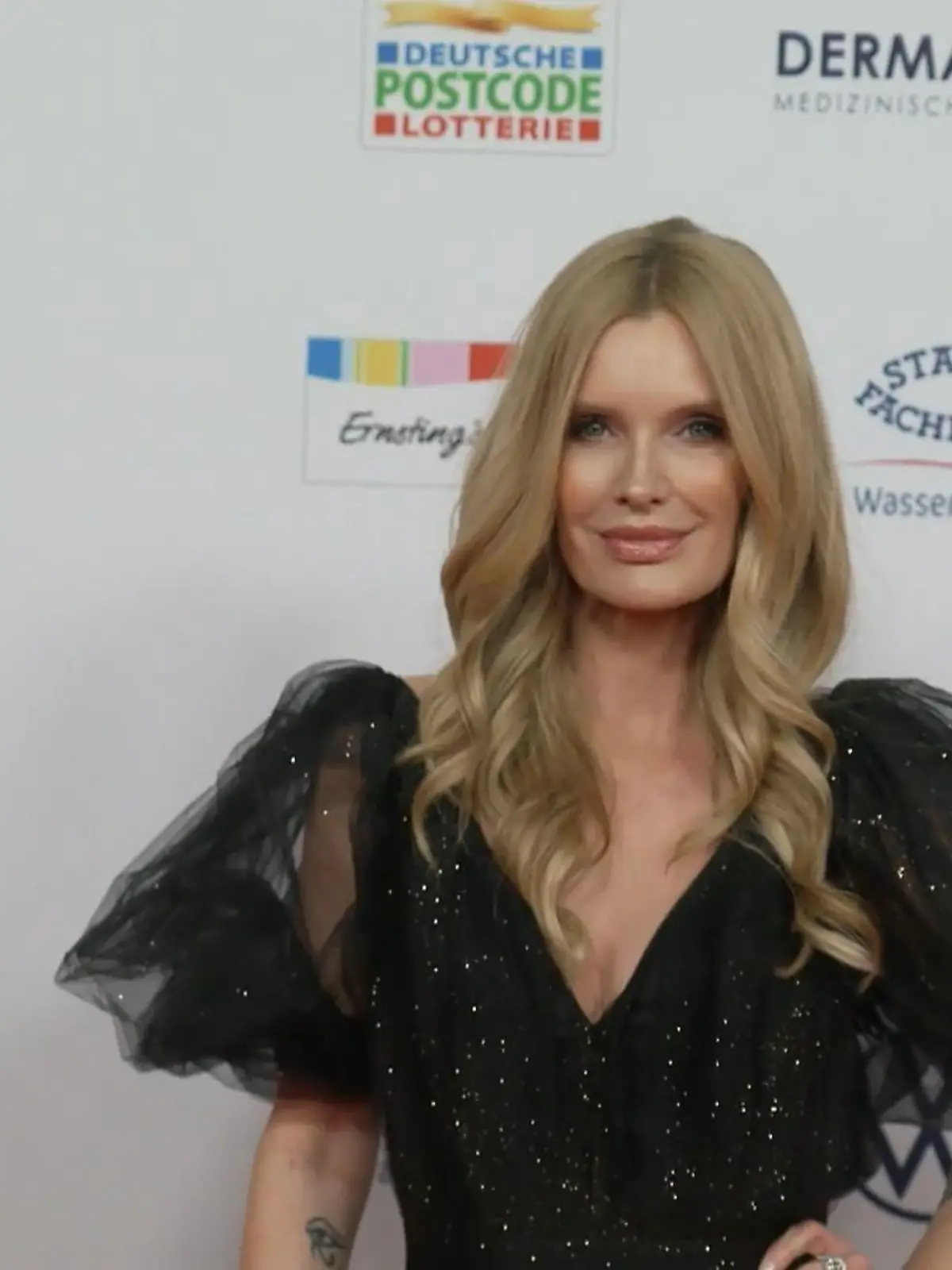 Bild zu: "Mirja Du Monts RTL-Liebe geht unter die Haut"