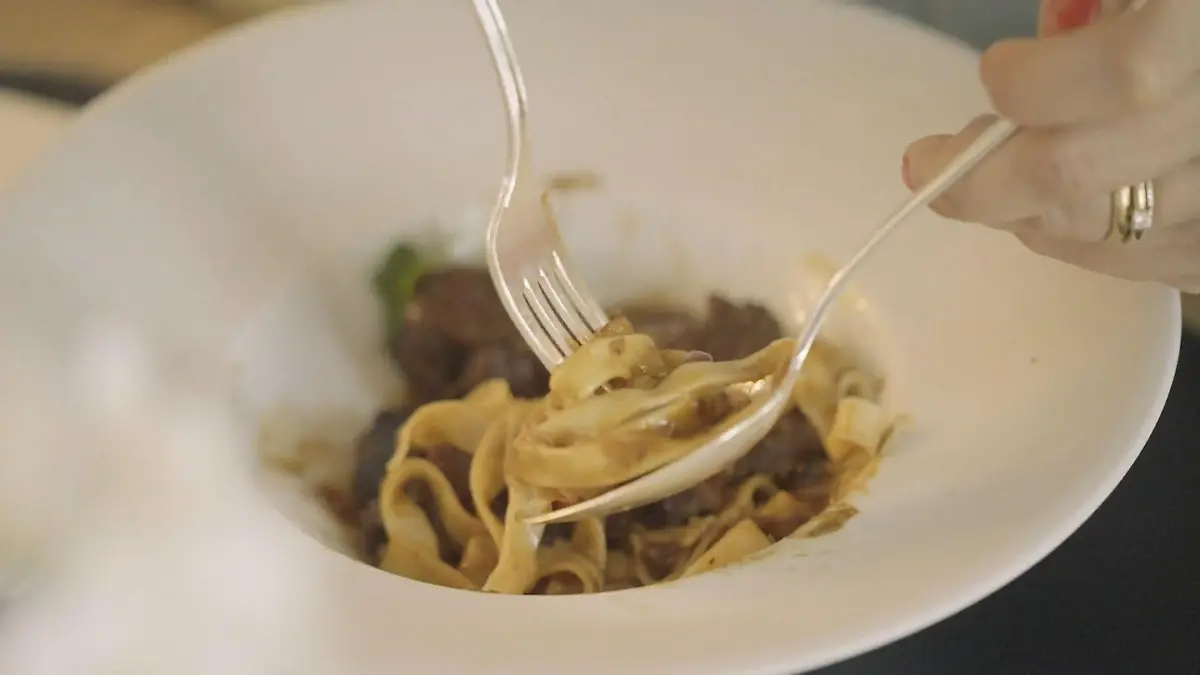 Dieses Gulasch-Rezept macht Omas Klassiker noch leckerer Geheimzutat für besondere Note