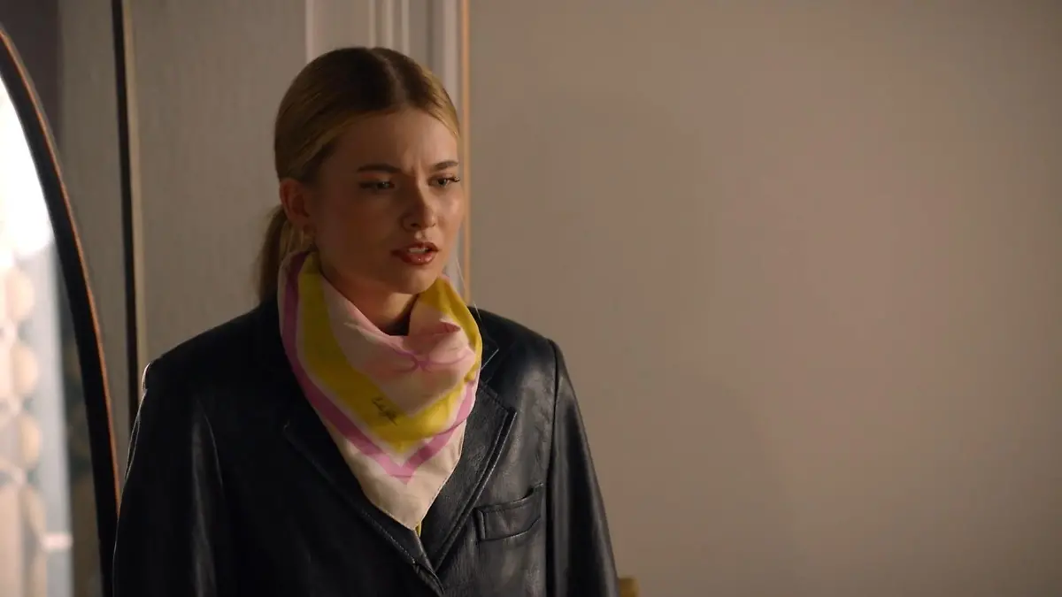 Johanna kann nicht fassen, was Julian ihr erzählt GZSZ-Wochenvorschau Teil 2