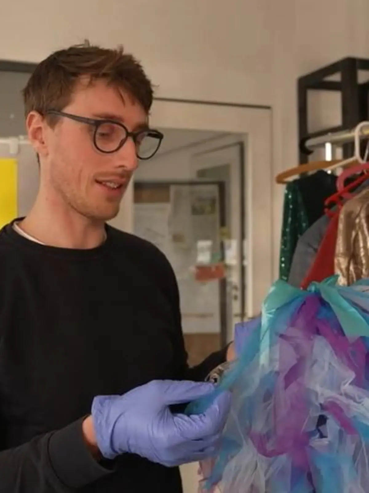 Bild zu: "Schon wieder: Chemie-Cocktail in Shein-Klamotten gefunden"