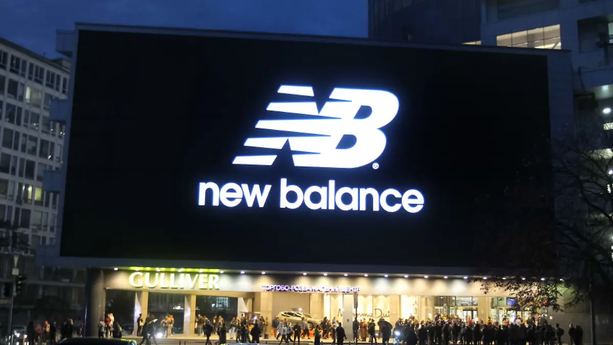 Logo eines New-Balance-Shops
