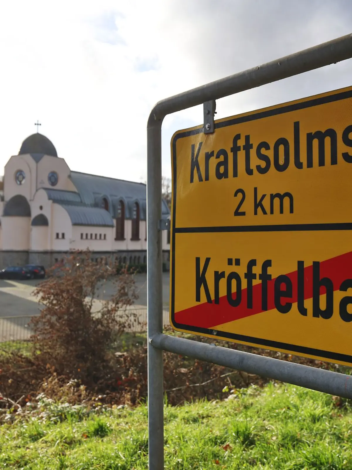 Bild zu: "Abgetrennte Hände auf A45: Polizei bittet um Hinweise auf silbernes Auto"