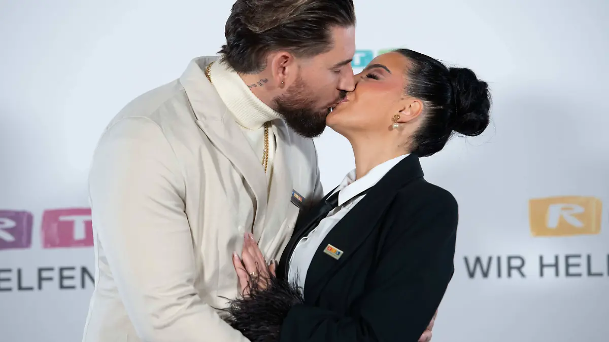 Bild zu: "Hilfsmittel und Zwillingswunsch! Mike und Leyla verraten Baby-Pläne"