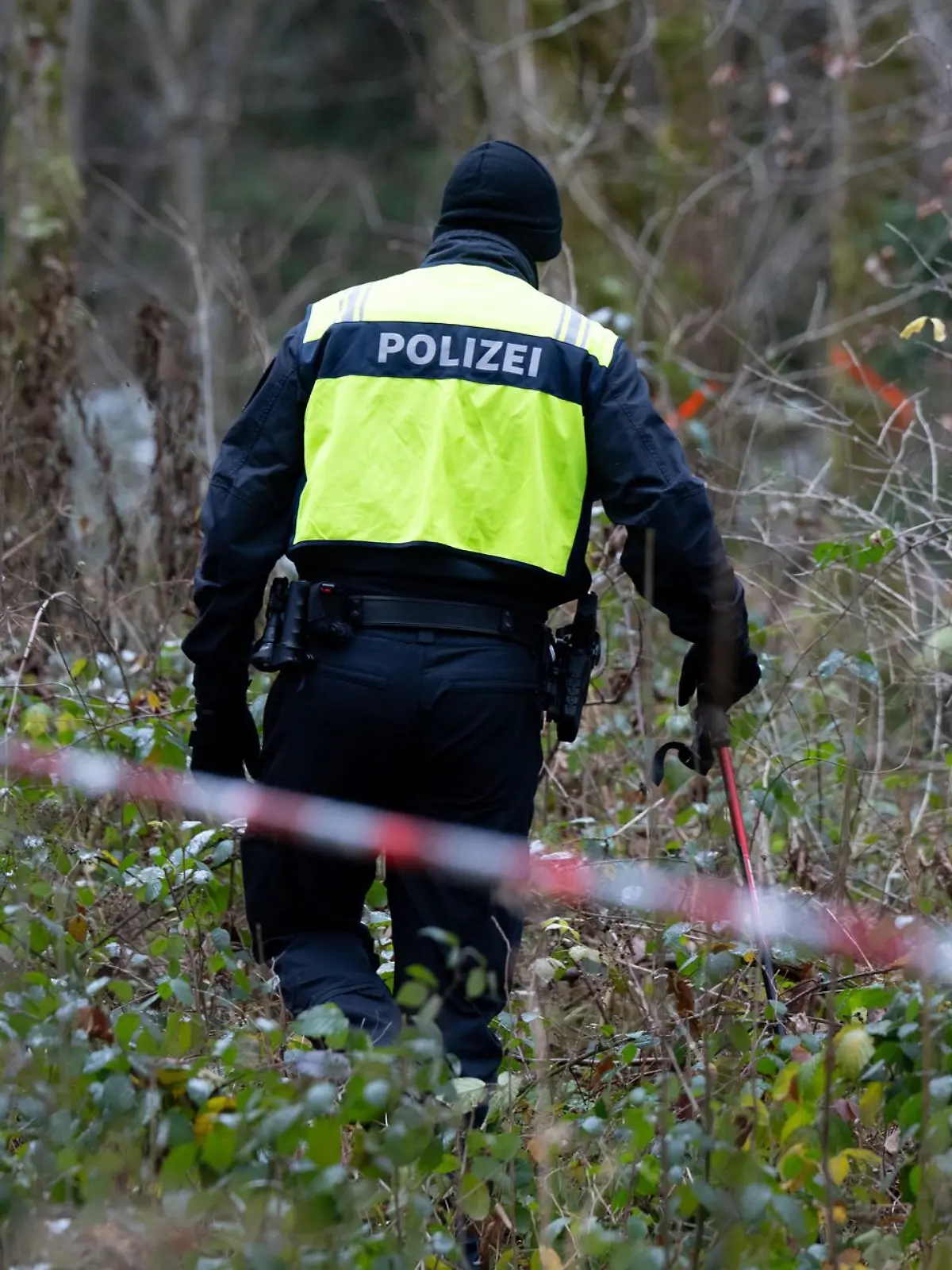 Bild zu: "Nach Fund von Frauenleiche in München: Polizei fahndet mit Fotos"