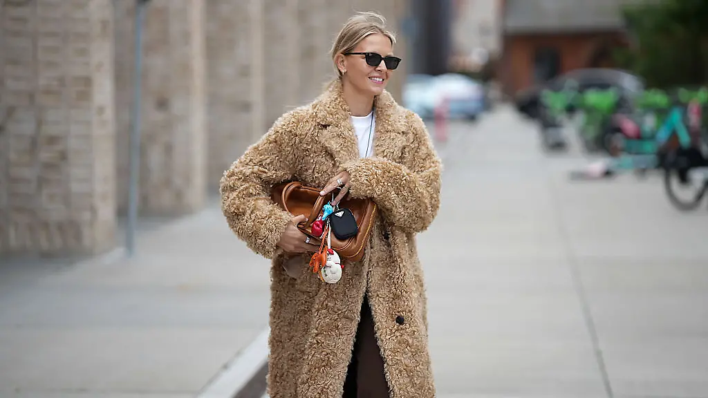 Schwarzer-On-Sneaker-ist-die-beste-Investition-f-r-Herbst-und-Winter-2025