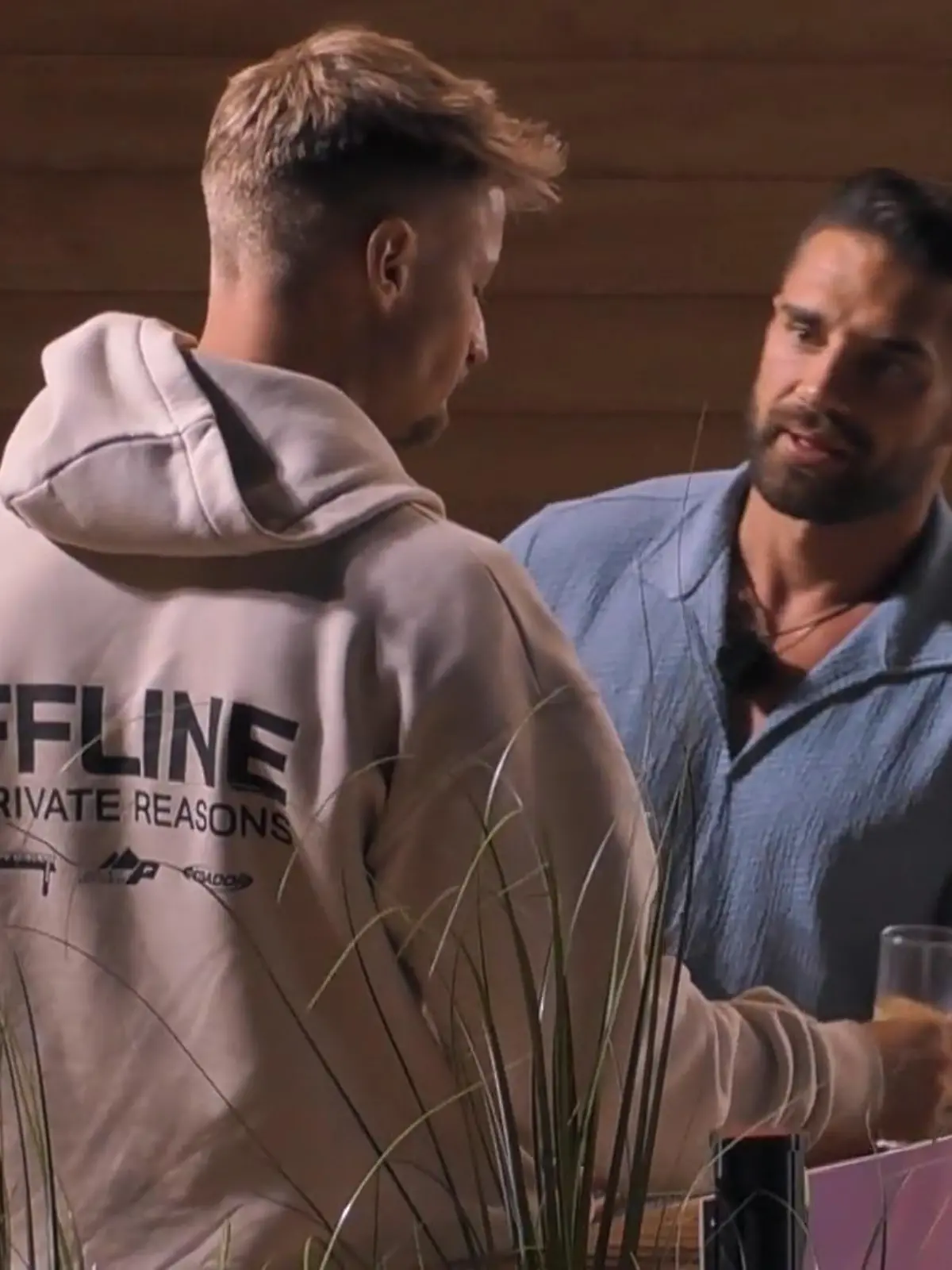 Bild zu: "Aleks ist sich bei Vanessa nicht mehr sicher"