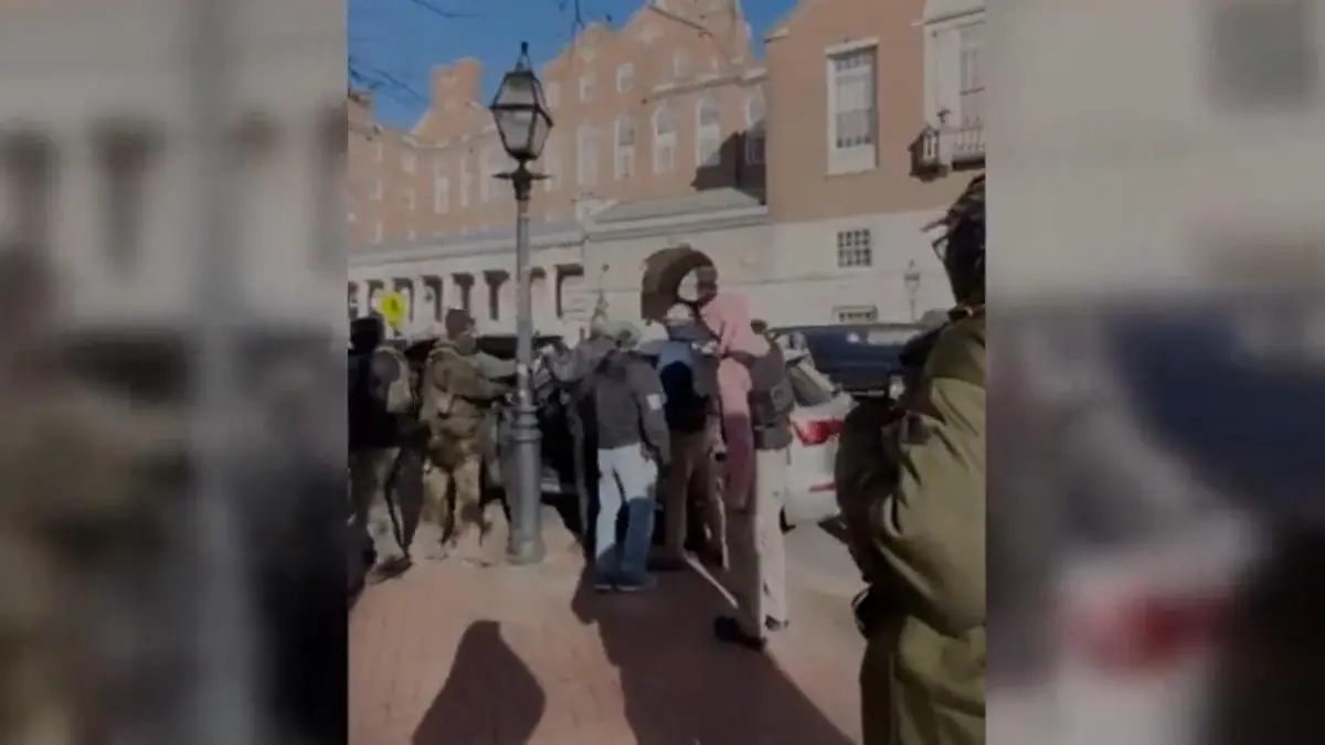 Auf dem Schulweg! Beamte verhaften unschuldigen Jugendlichen (16) Seine Hinweise werden ignoriert